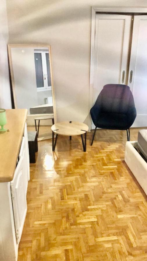 Economy Shared Apartment C In Central Aten Exteriör bild